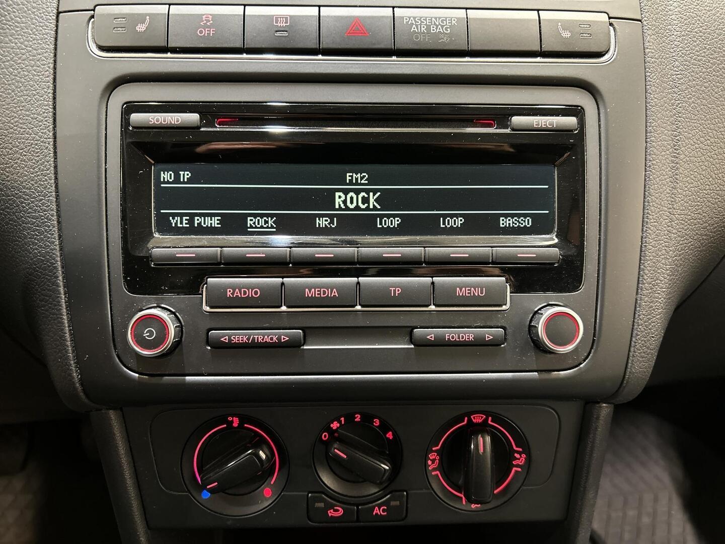 VOLKSWAGEN Polo 2014