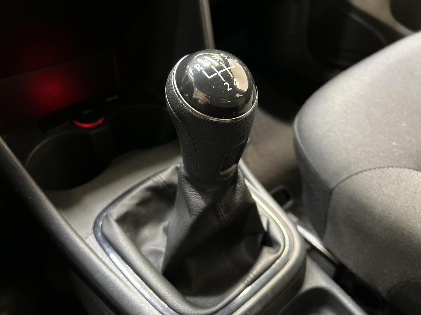 VOLKSWAGEN Polo 2014