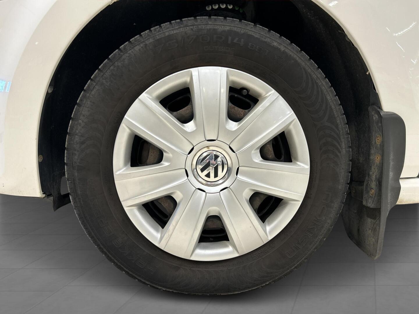 VOLKSWAGEN Polo 2014