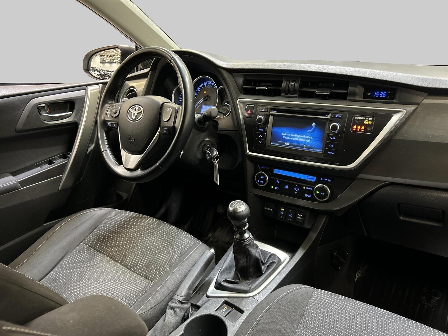 TOYOTA Auris 2014