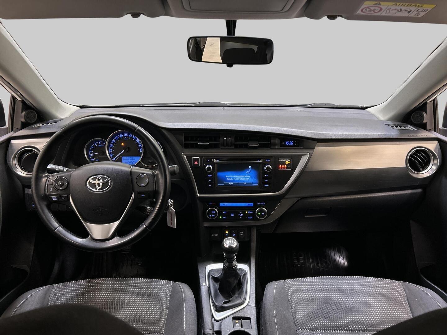 TOYOTA Auris 2014