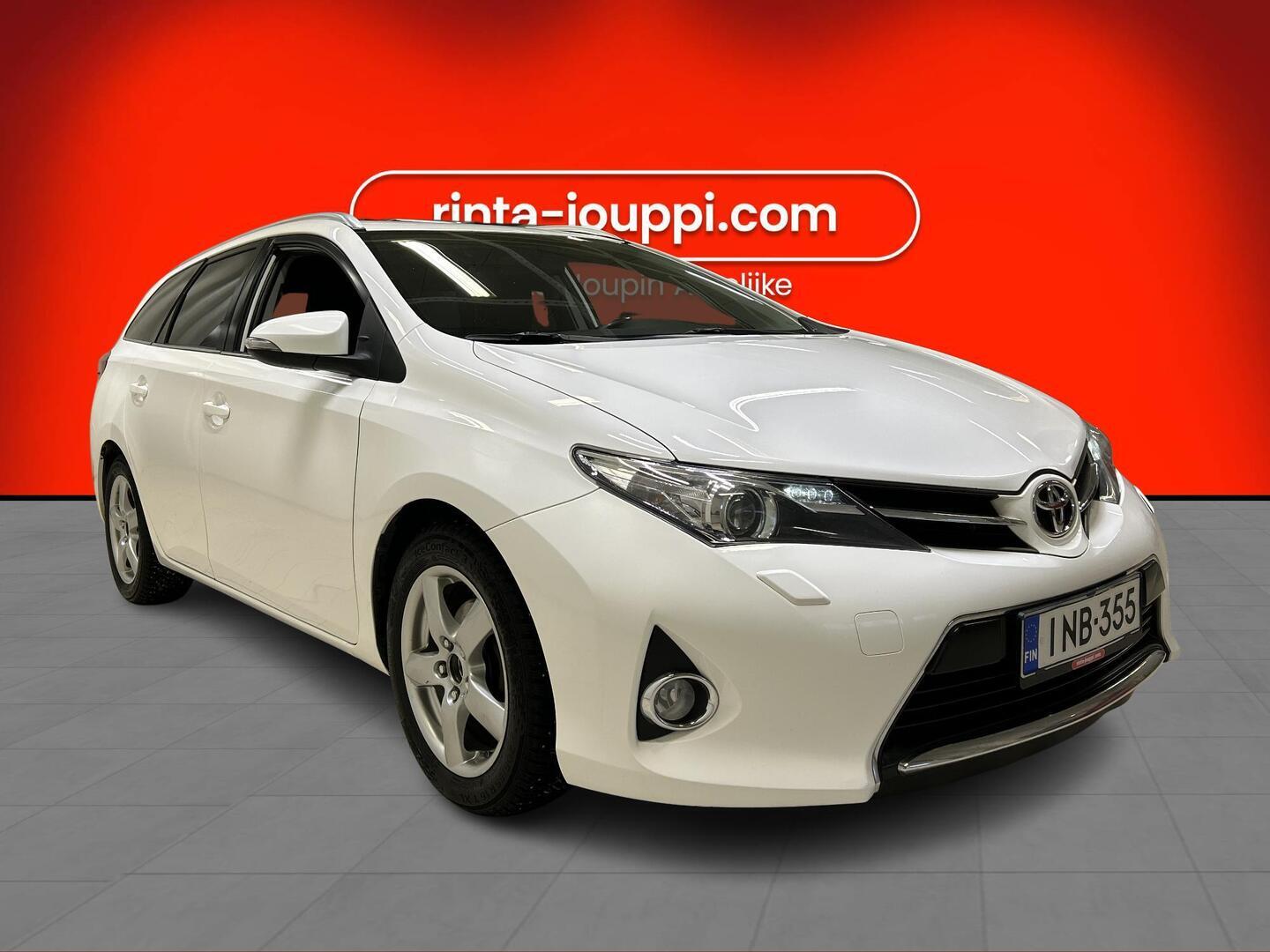 TOYOTA Auris 2014