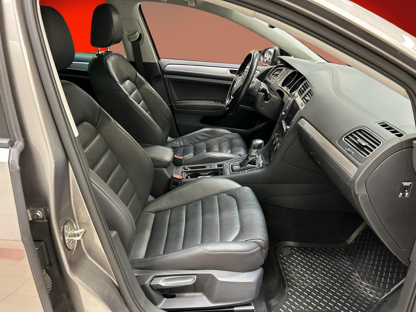 VOLKSWAGEN Golf 2015
