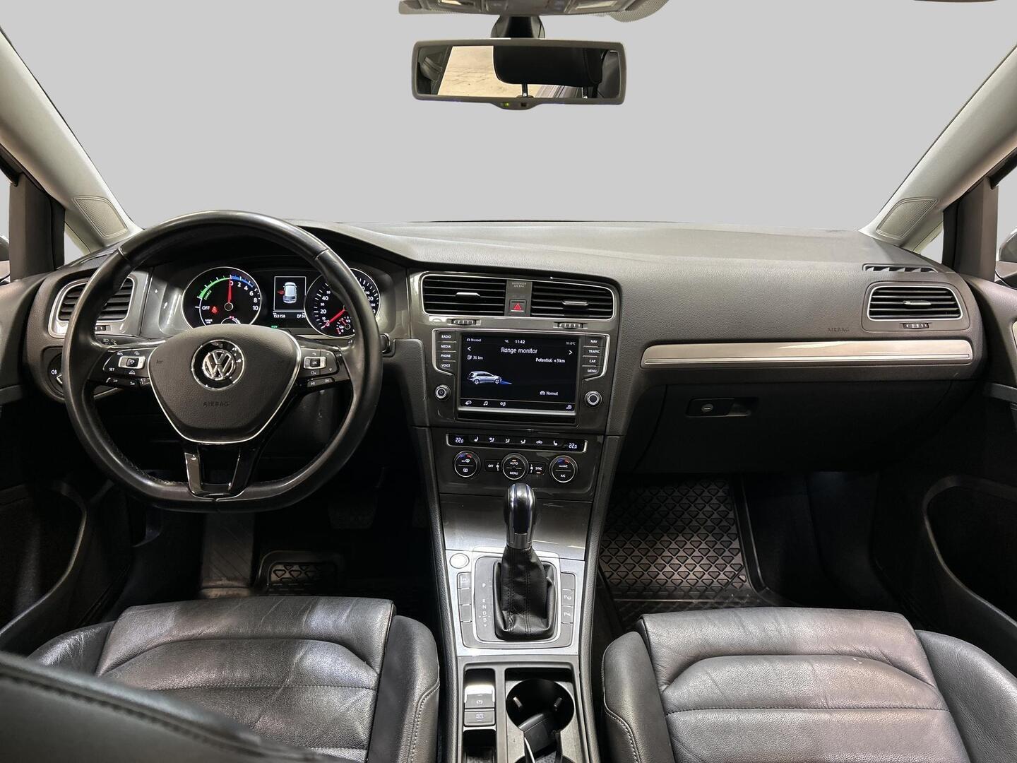 VOLKSWAGEN Golf 2015