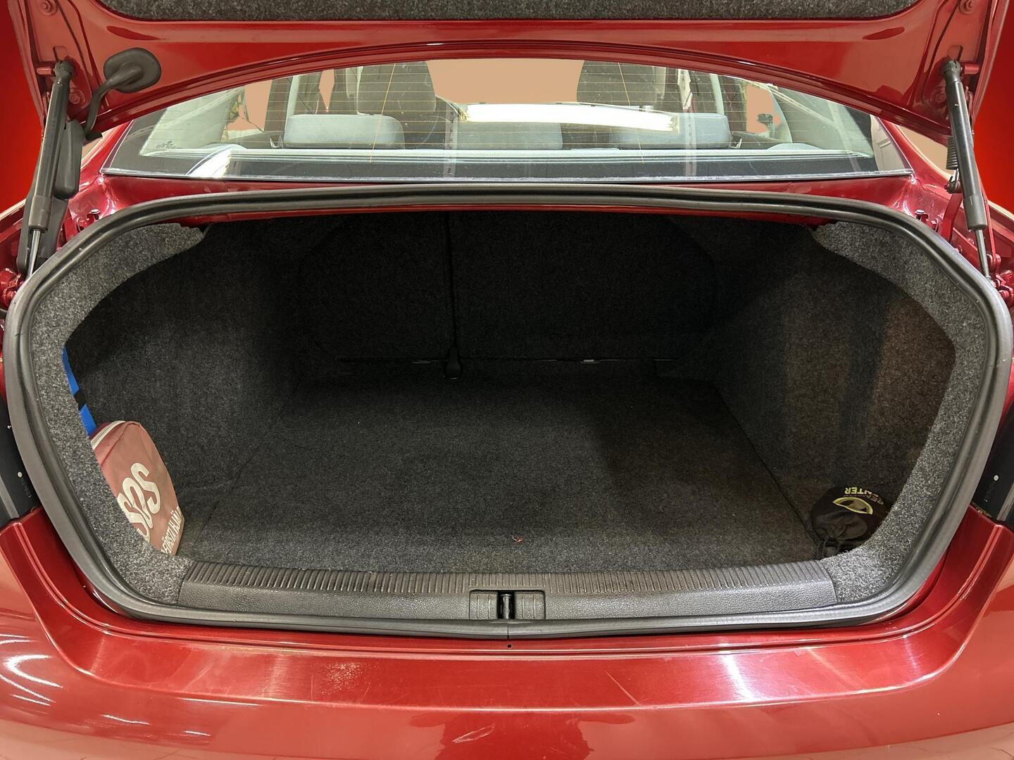 VOLKSWAGEN Jetta 2008