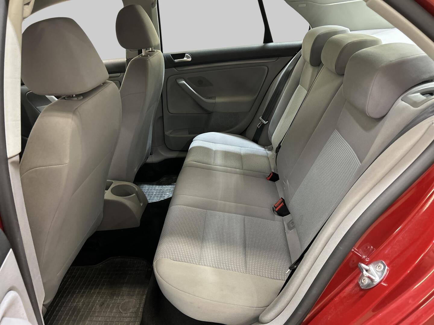 VOLKSWAGEN Jetta 2008