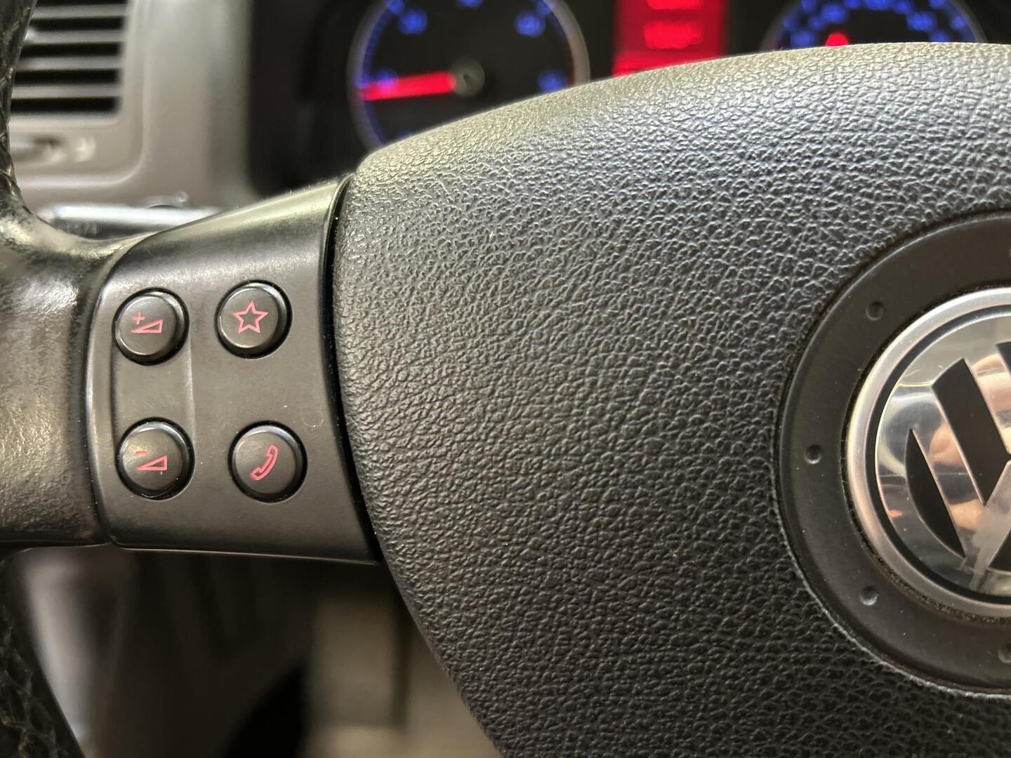 VOLKSWAGEN Jetta 2008
