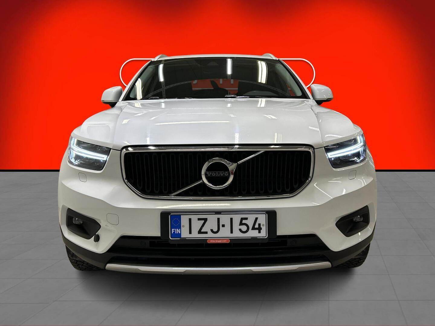 VOLVO XC40 2021