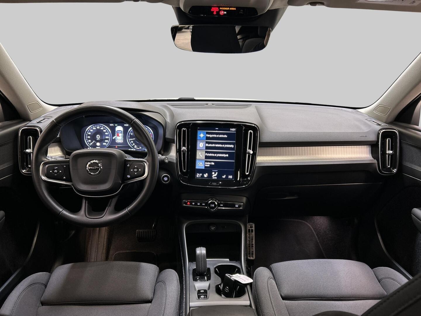 VOLVO XC40 2021