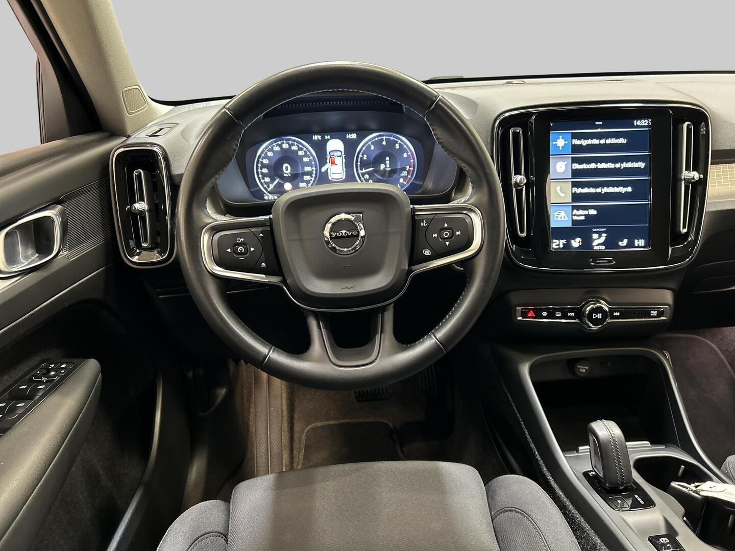 VOLVO XC40 2021