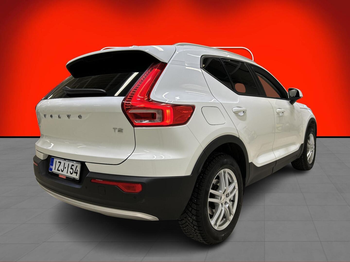 VOLVO XC40 2021