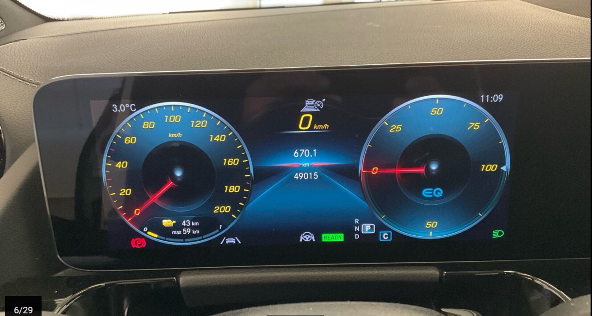 MERCEDES-BENZ EQA 2022