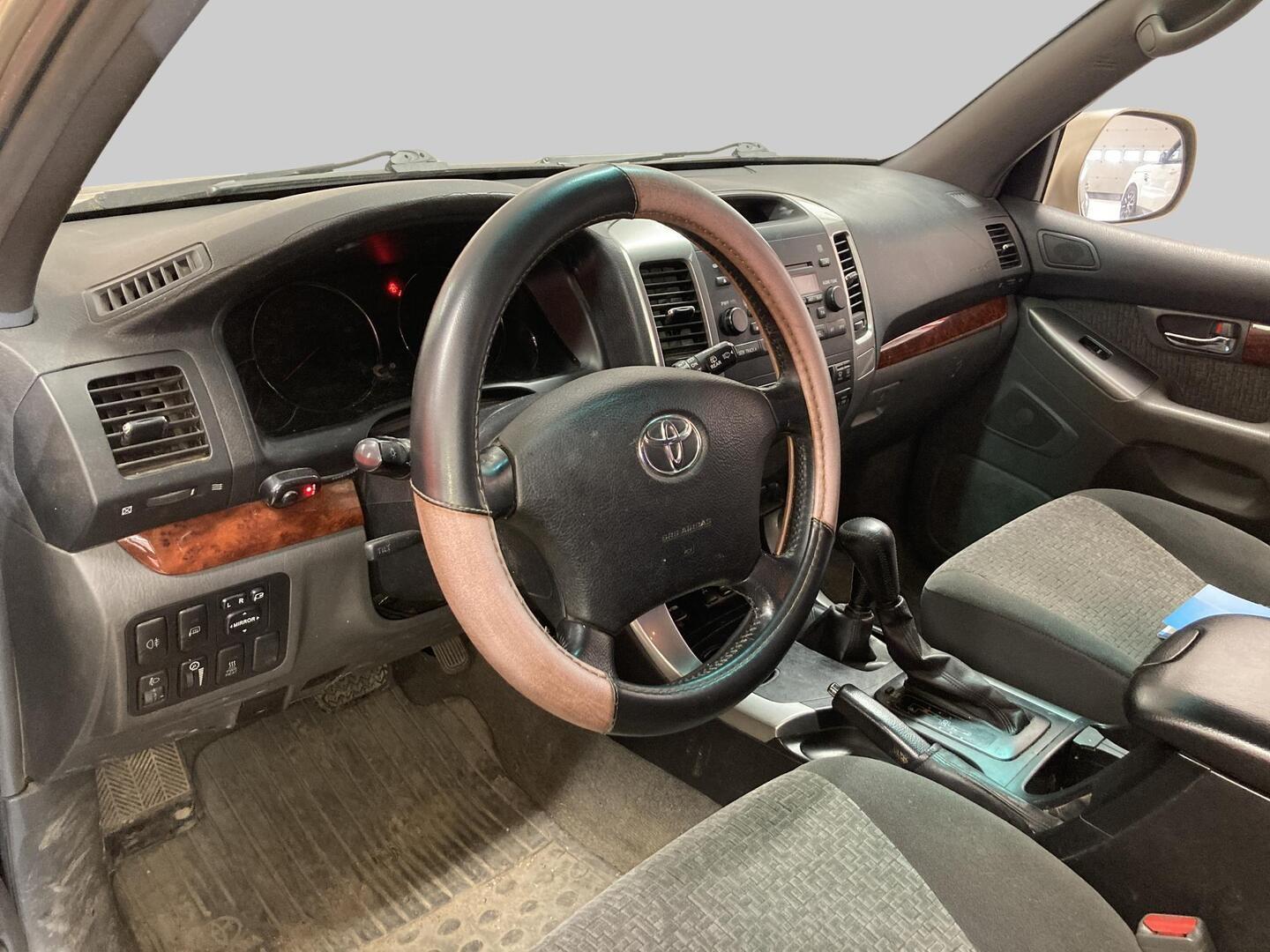 TOYOTA Land Cruiser 2003