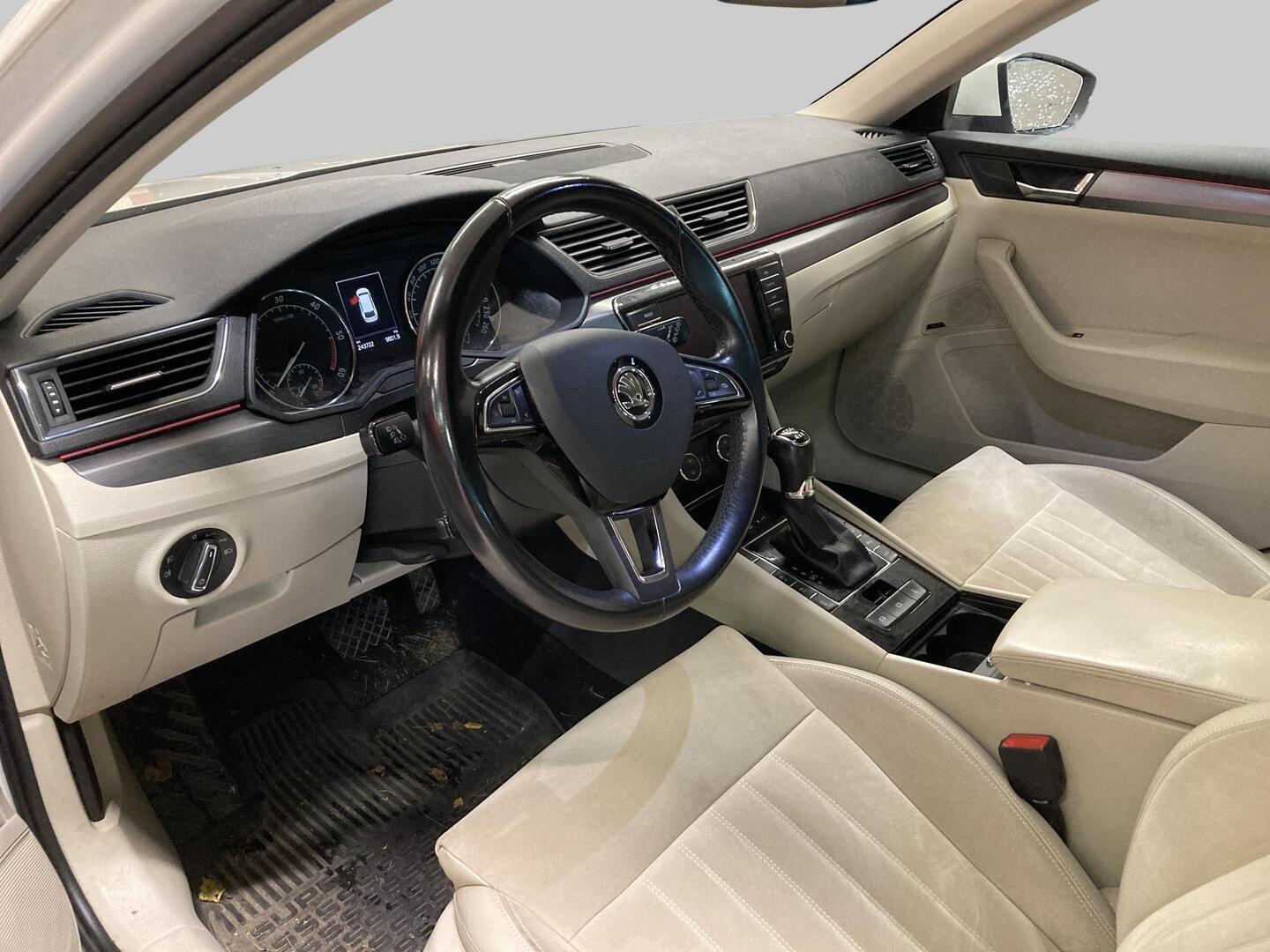 SKODA Superb 2017