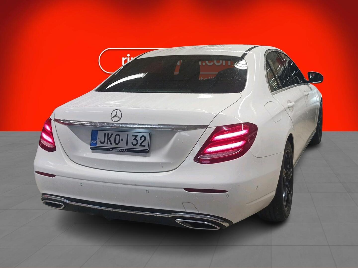 MERCEDES-BENZ E 2017