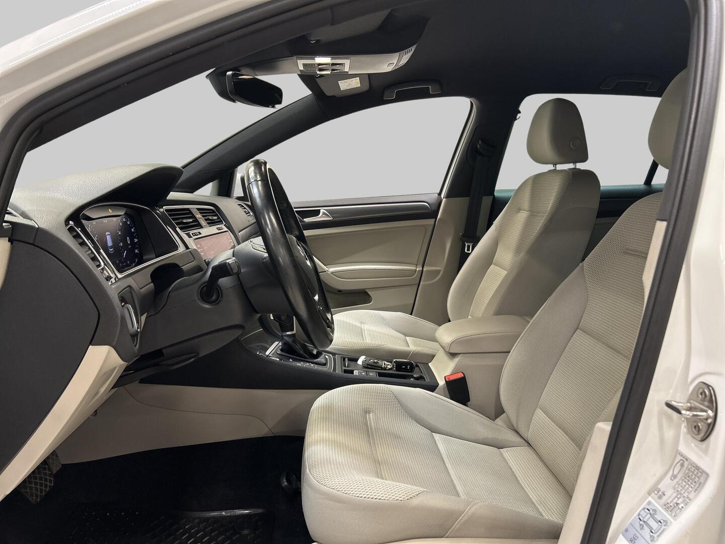 VOLKSWAGEN Golf 2017