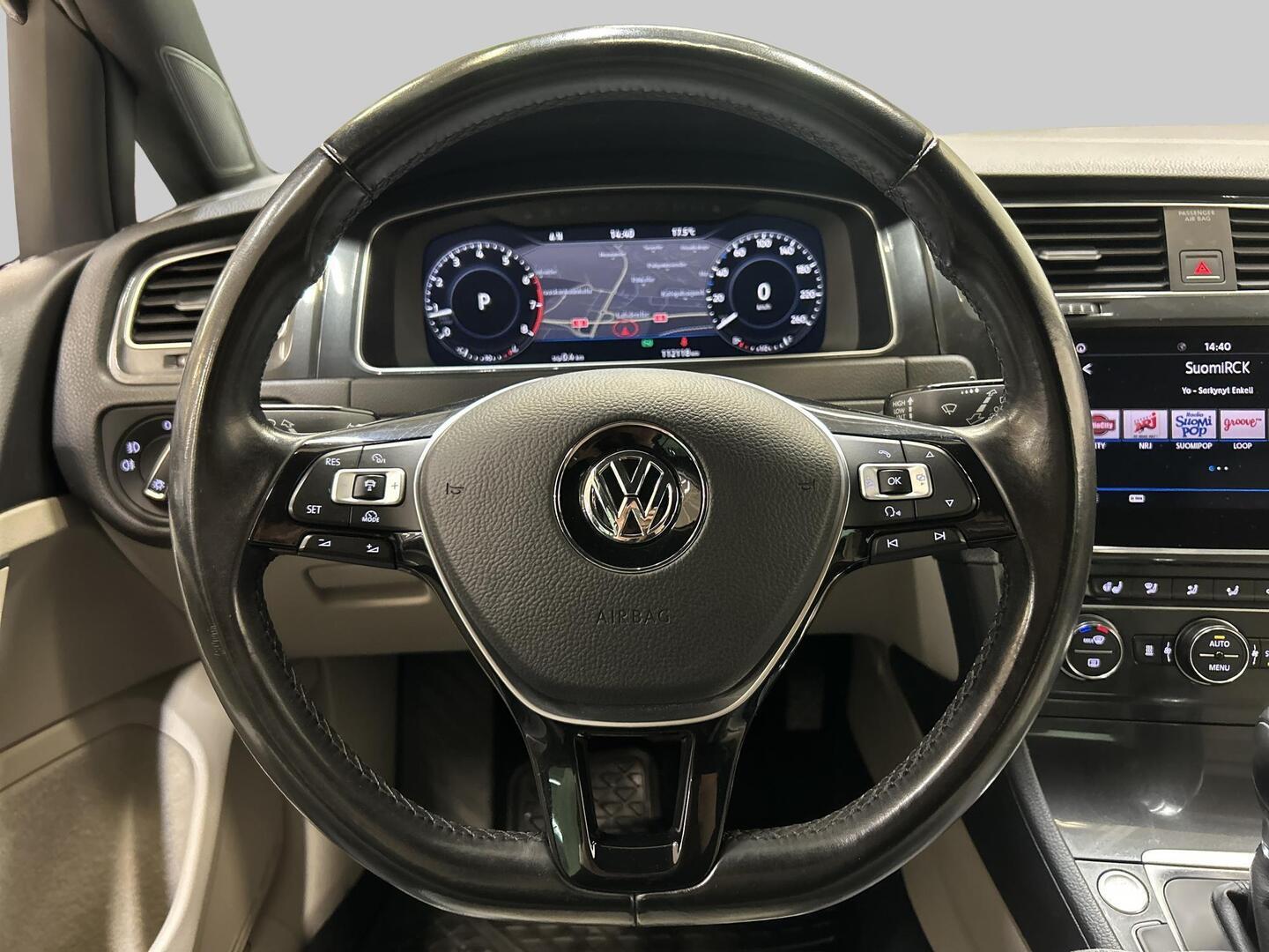 VOLKSWAGEN Golf 2017