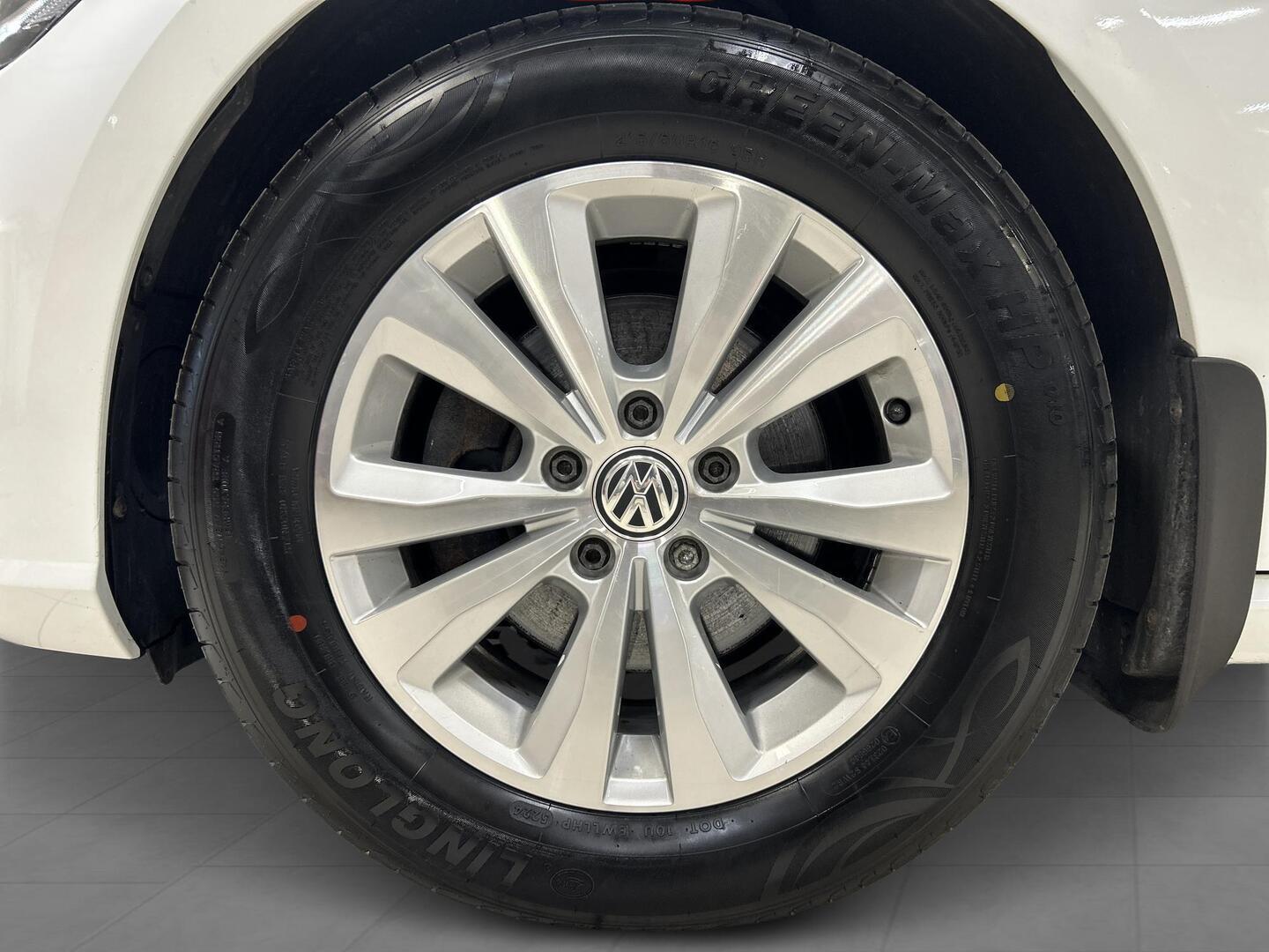 VOLKSWAGEN Golf 2017