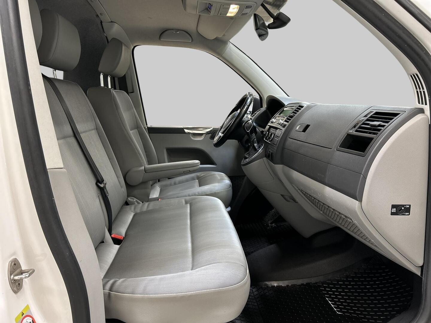 VOLKSWAGEN Transporter 2015