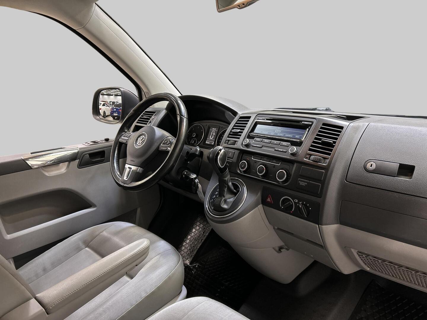 VOLKSWAGEN Transporter 2015