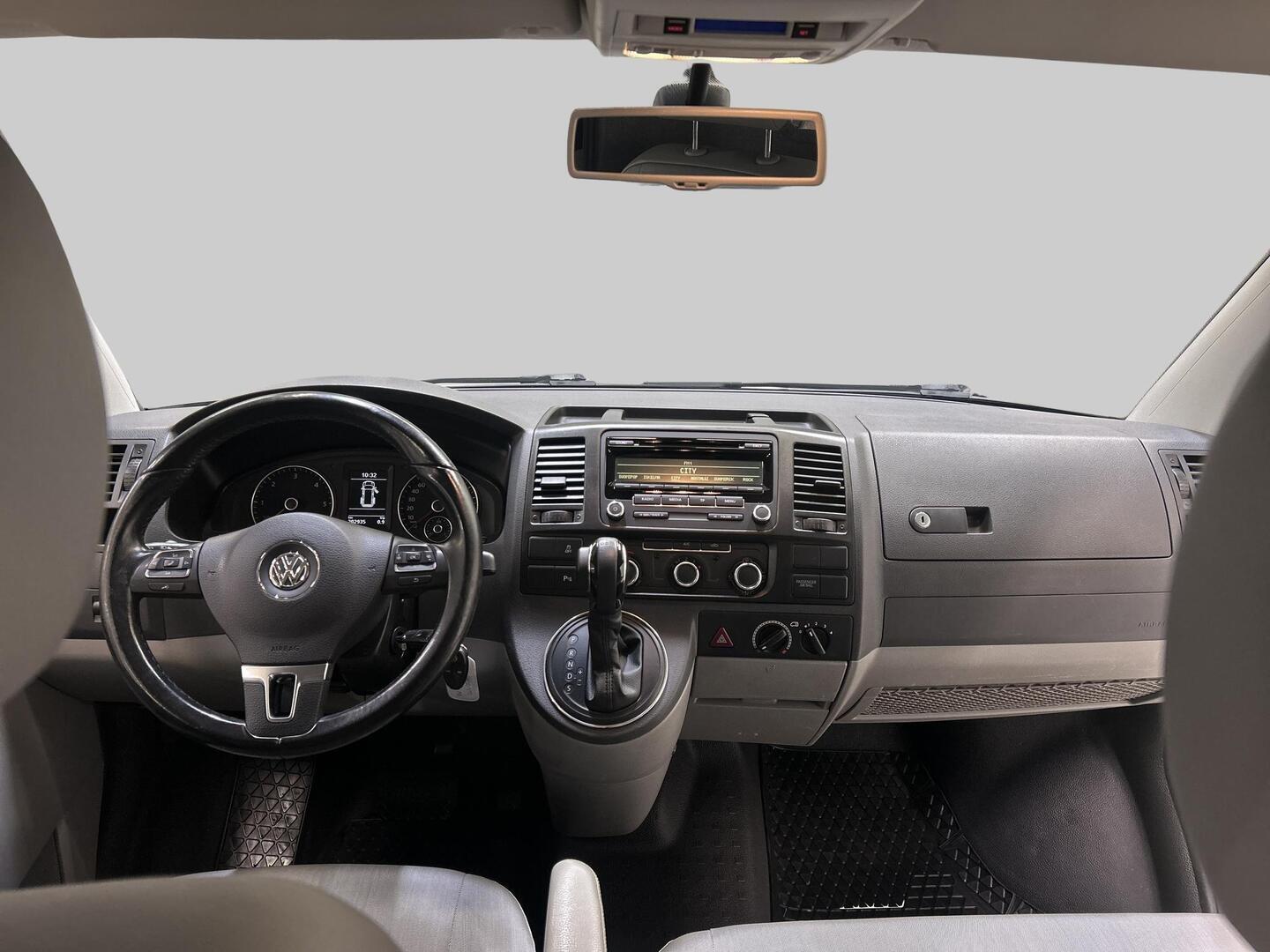 VOLKSWAGEN Transporter 2015