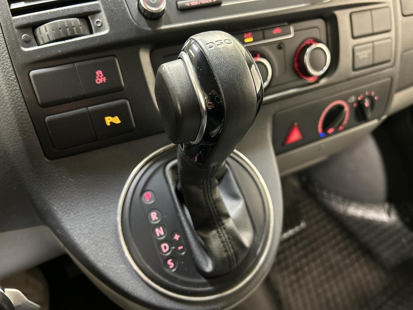 VOLKSWAGEN Transporter 2015