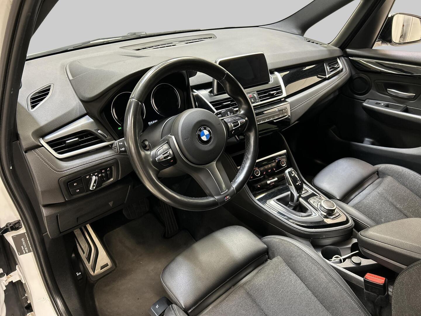 BMW 218 2022