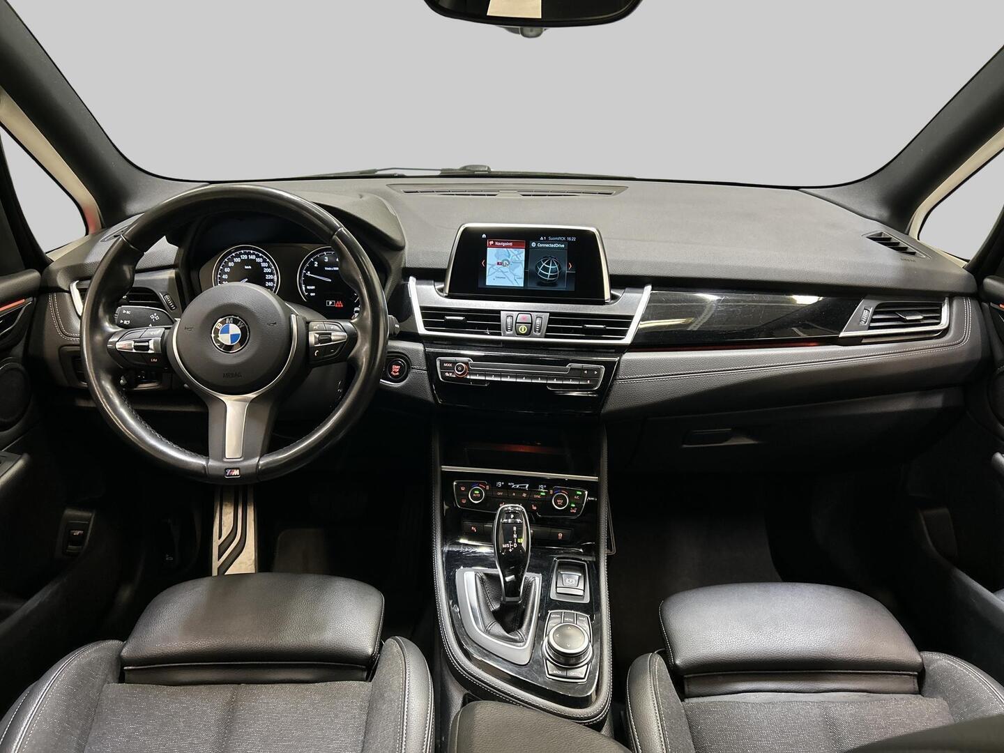 BMW 218 2022