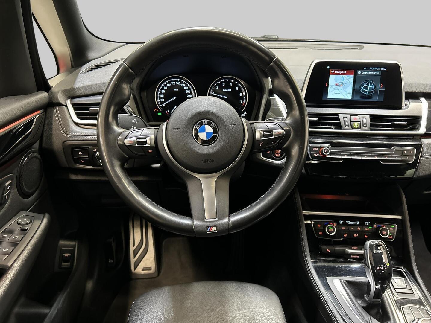 BMW 218 2022