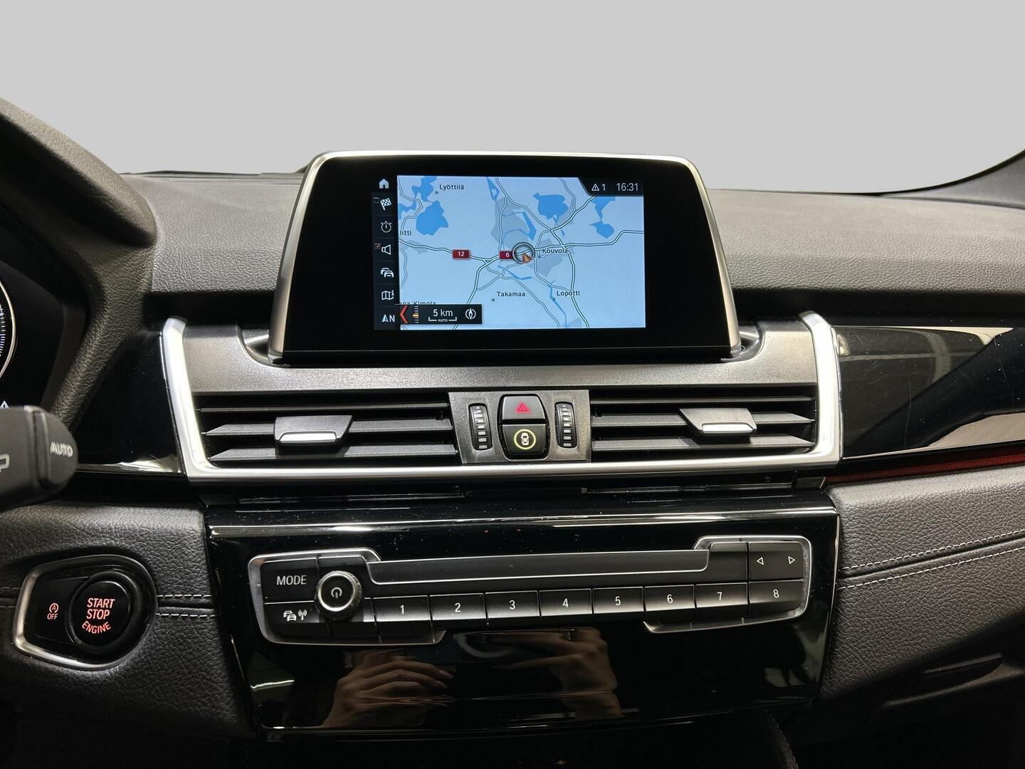 BMW 218 2022