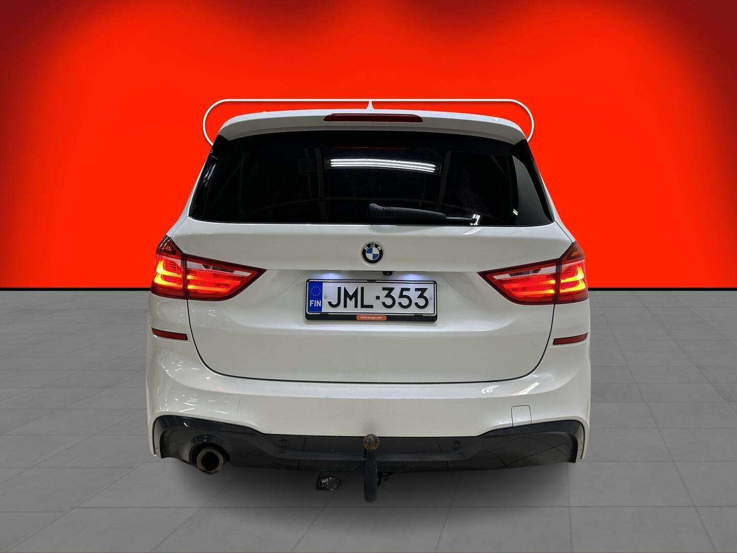 BMW 218 2022