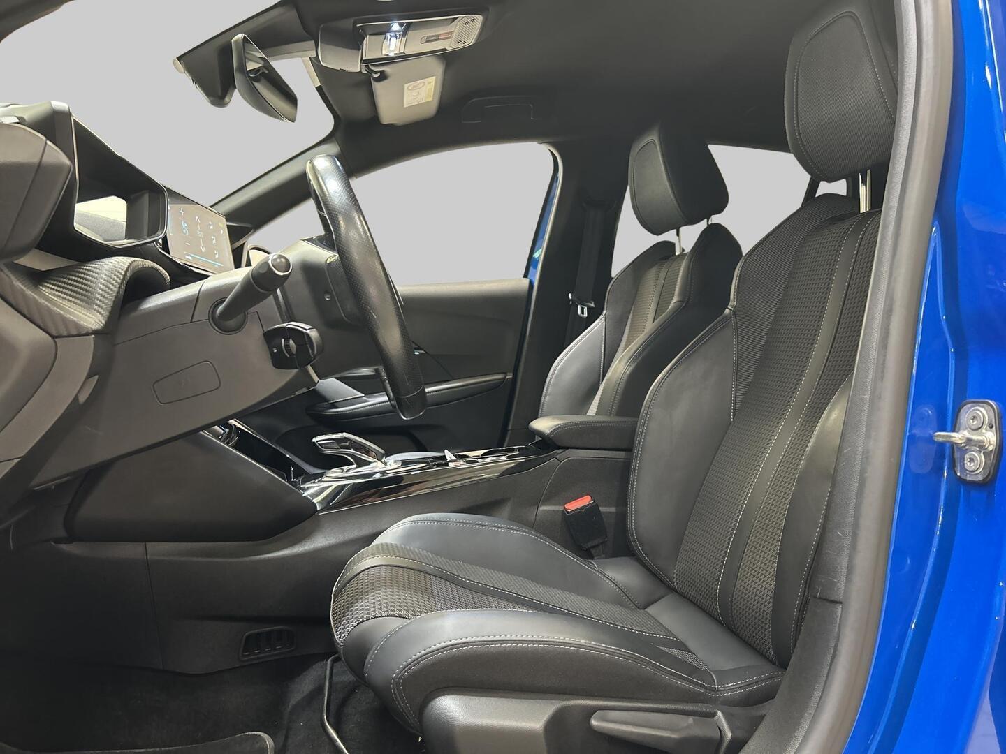 PEUGEOT E-208 2021