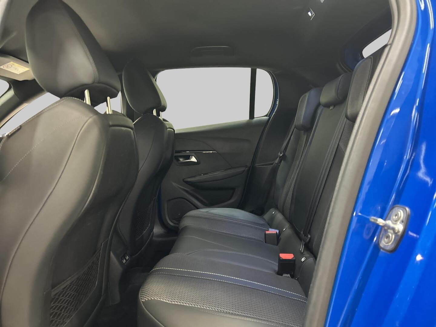 PEUGEOT E-208 2021