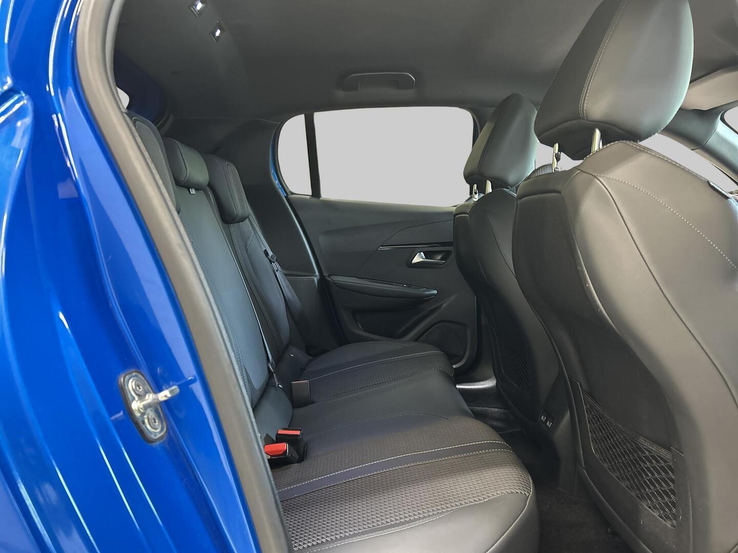 PEUGEOT E-208 2021