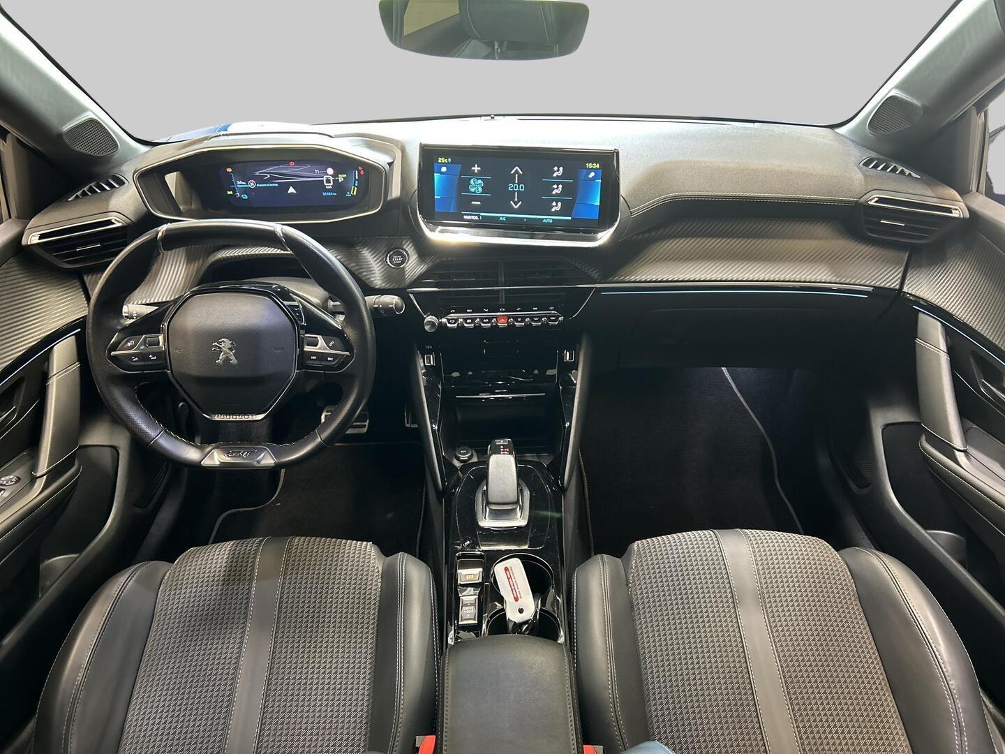 PEUGEOT E-208 2021