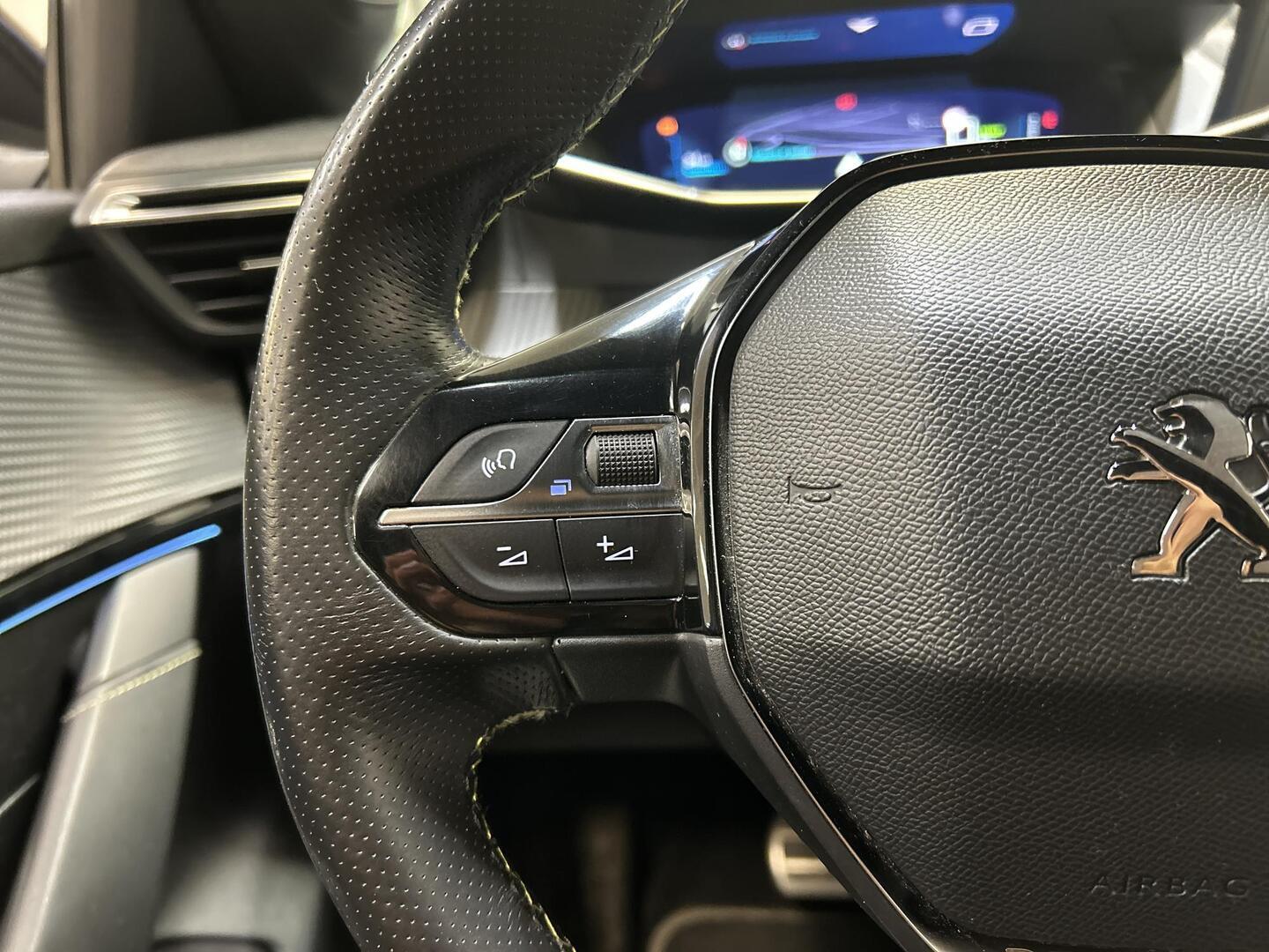 PEUGEOT E-208 2021