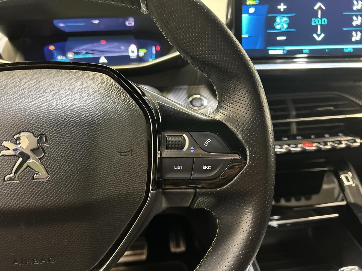PEUGEOT E-208 2021