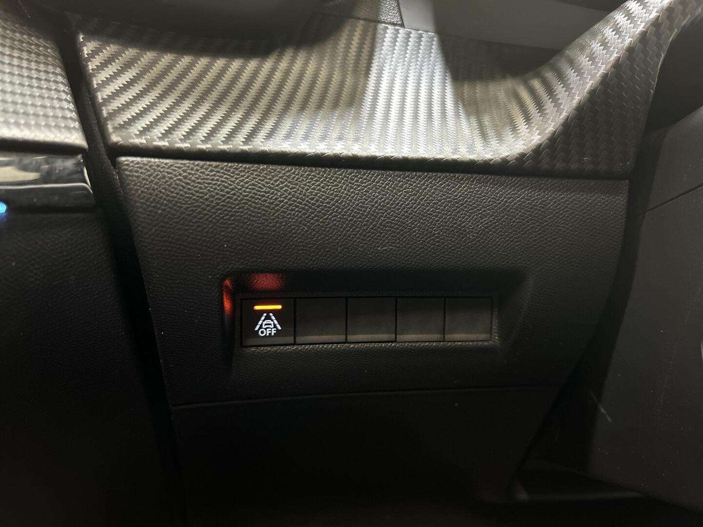 PEUGEOT E-208 2021