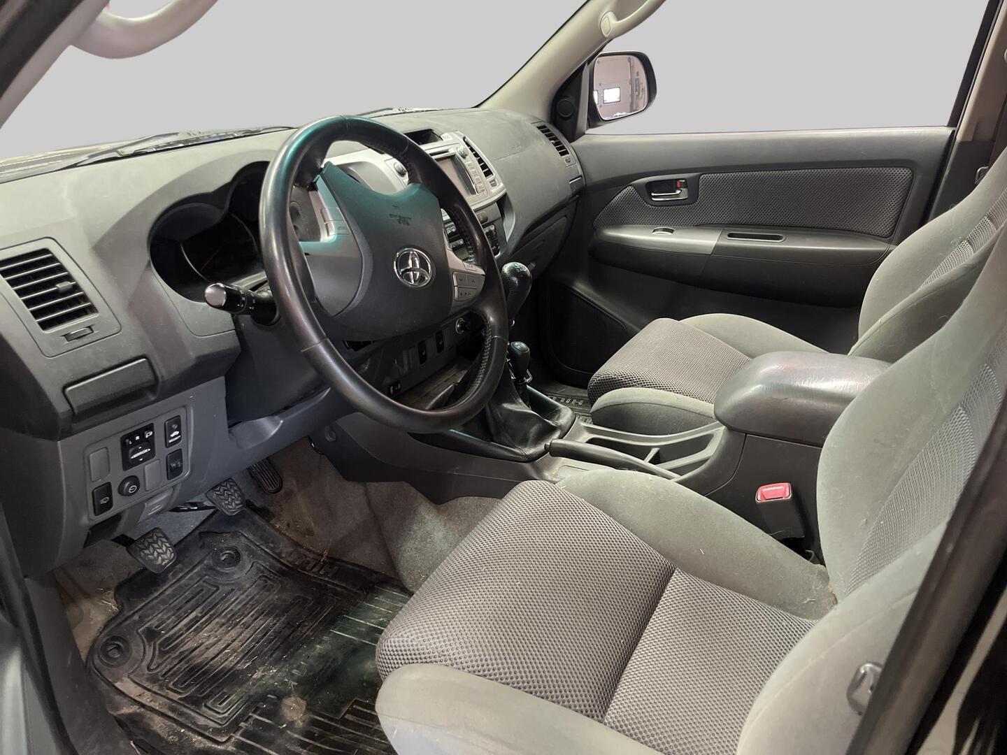 TOYOTA Hilux 2012