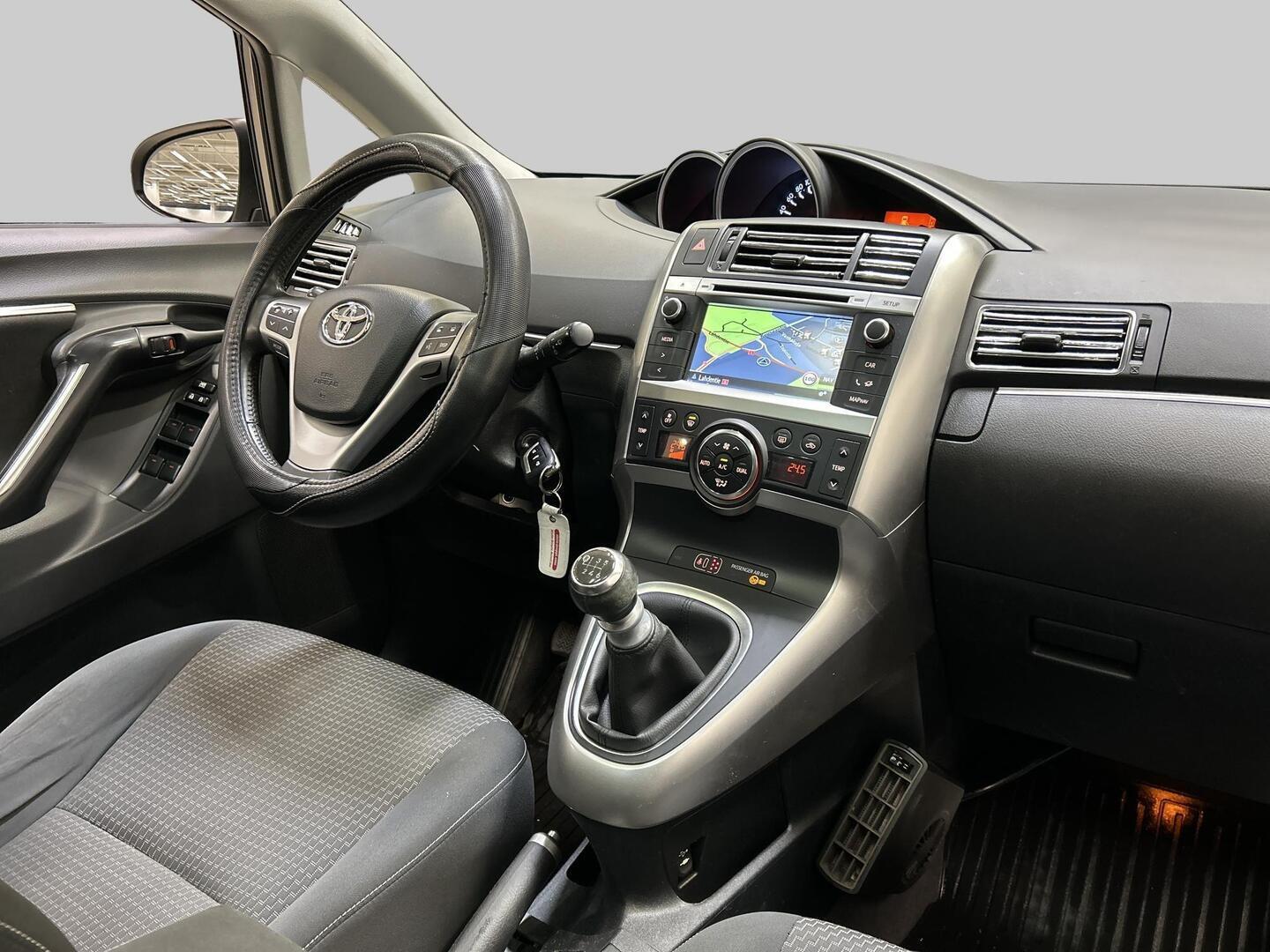 TOYOTA VERSO 2015