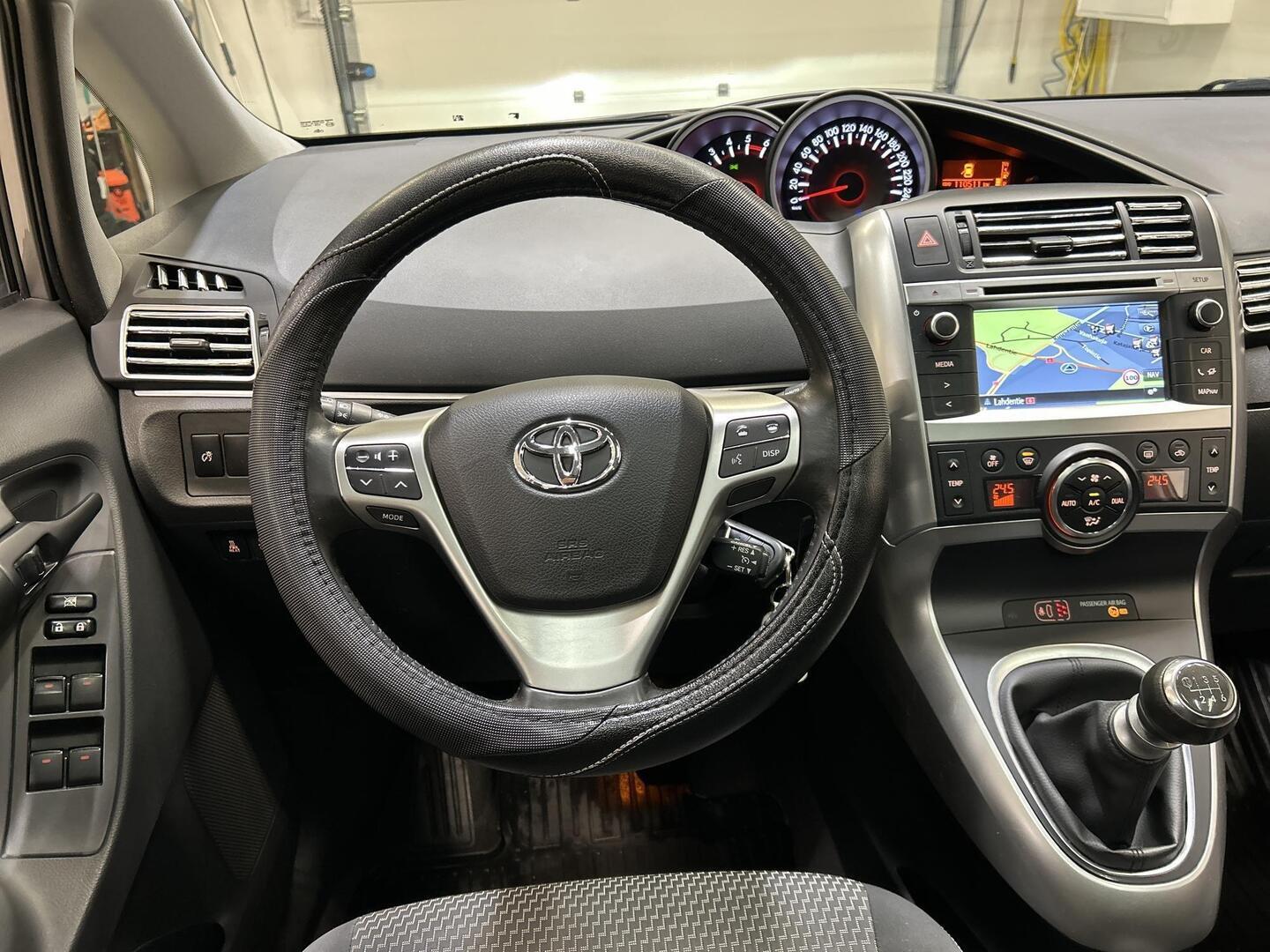 TOYOTA VERSO 2015