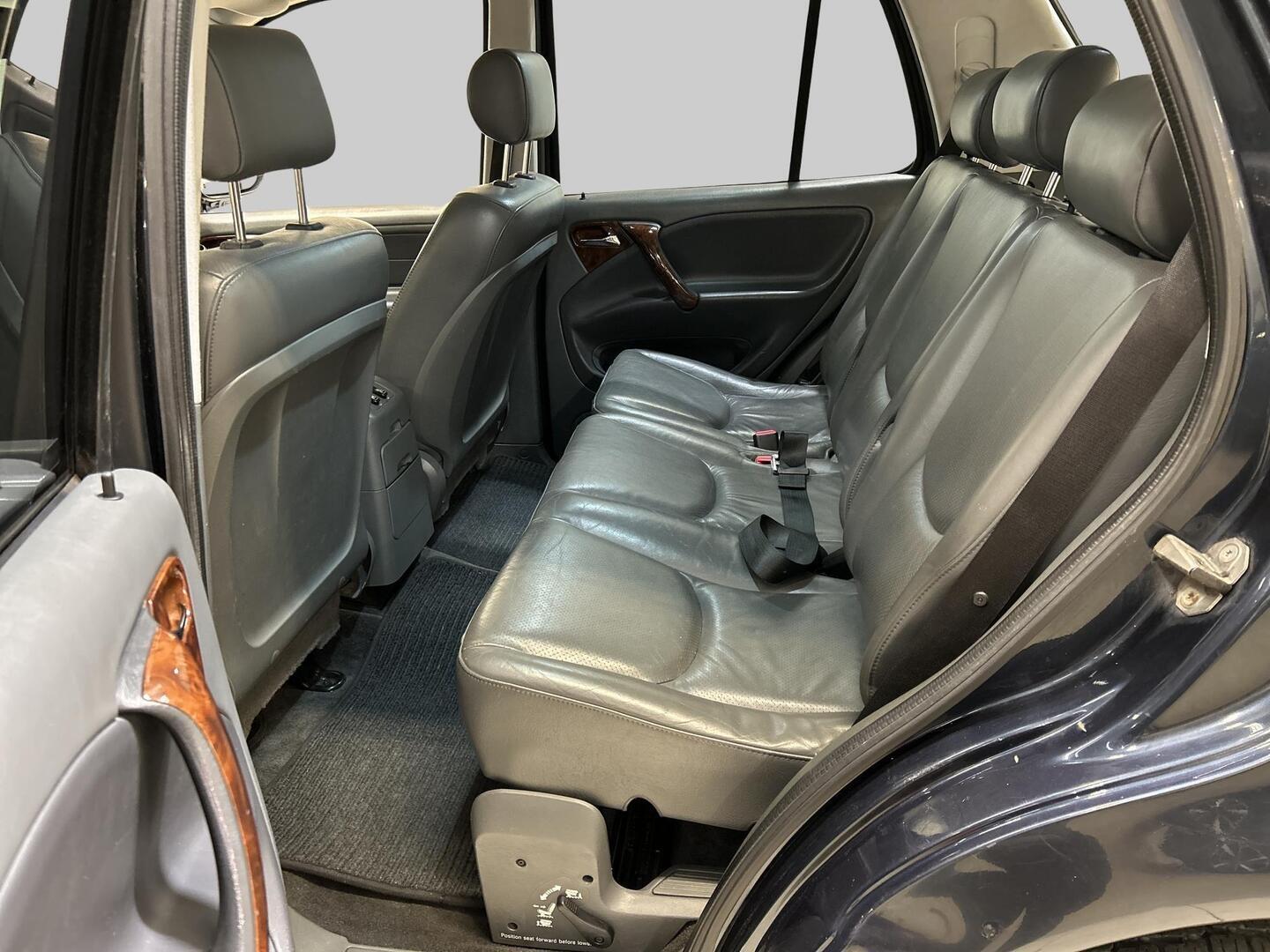 MERCEDES-BENZ ML 2000