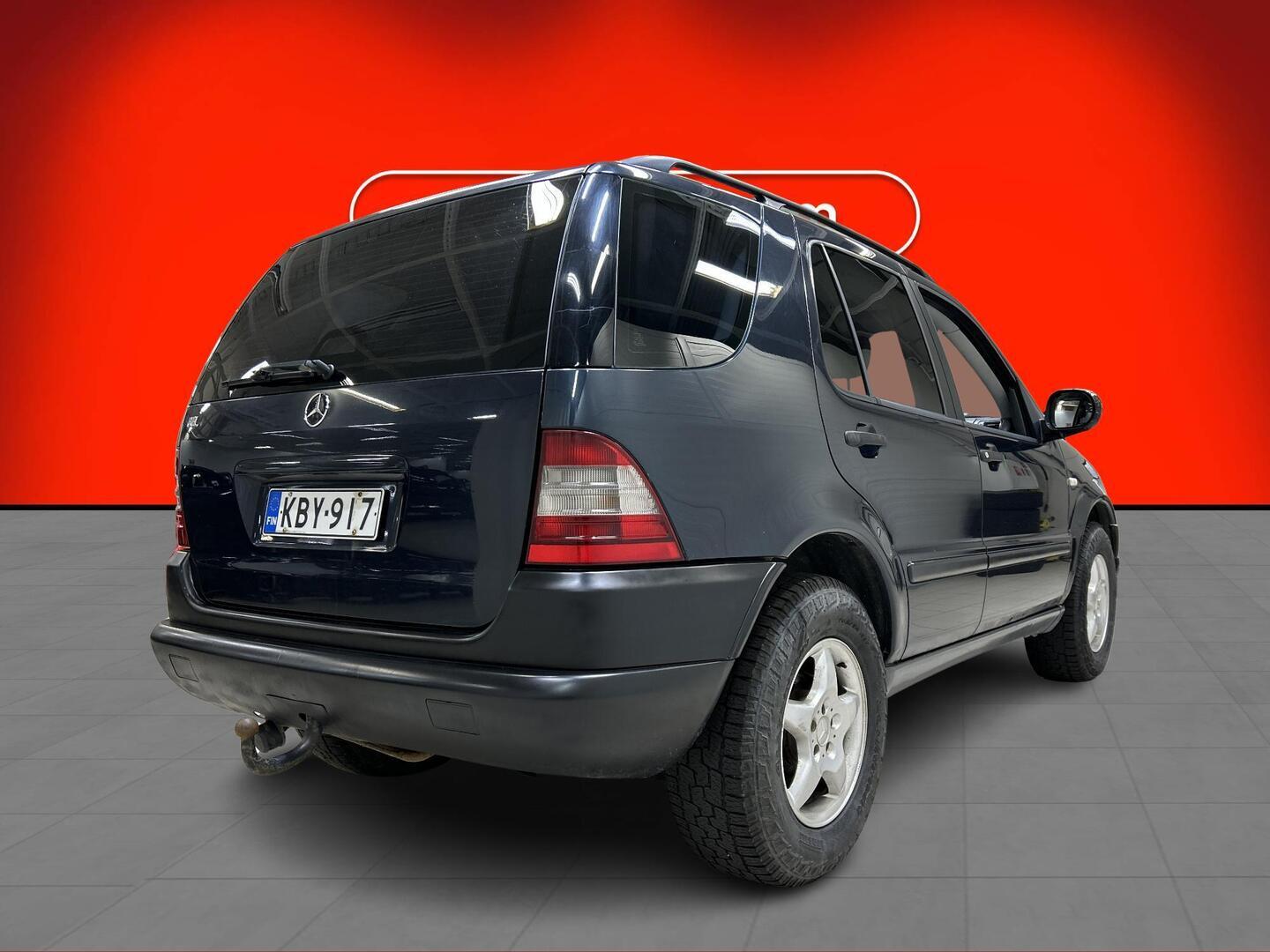 MERCEDES-BENZ ML 2000