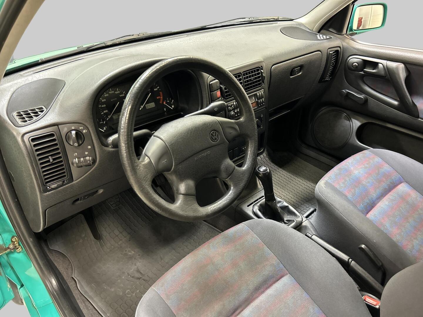 VOLKSWAGEN Polo 1996