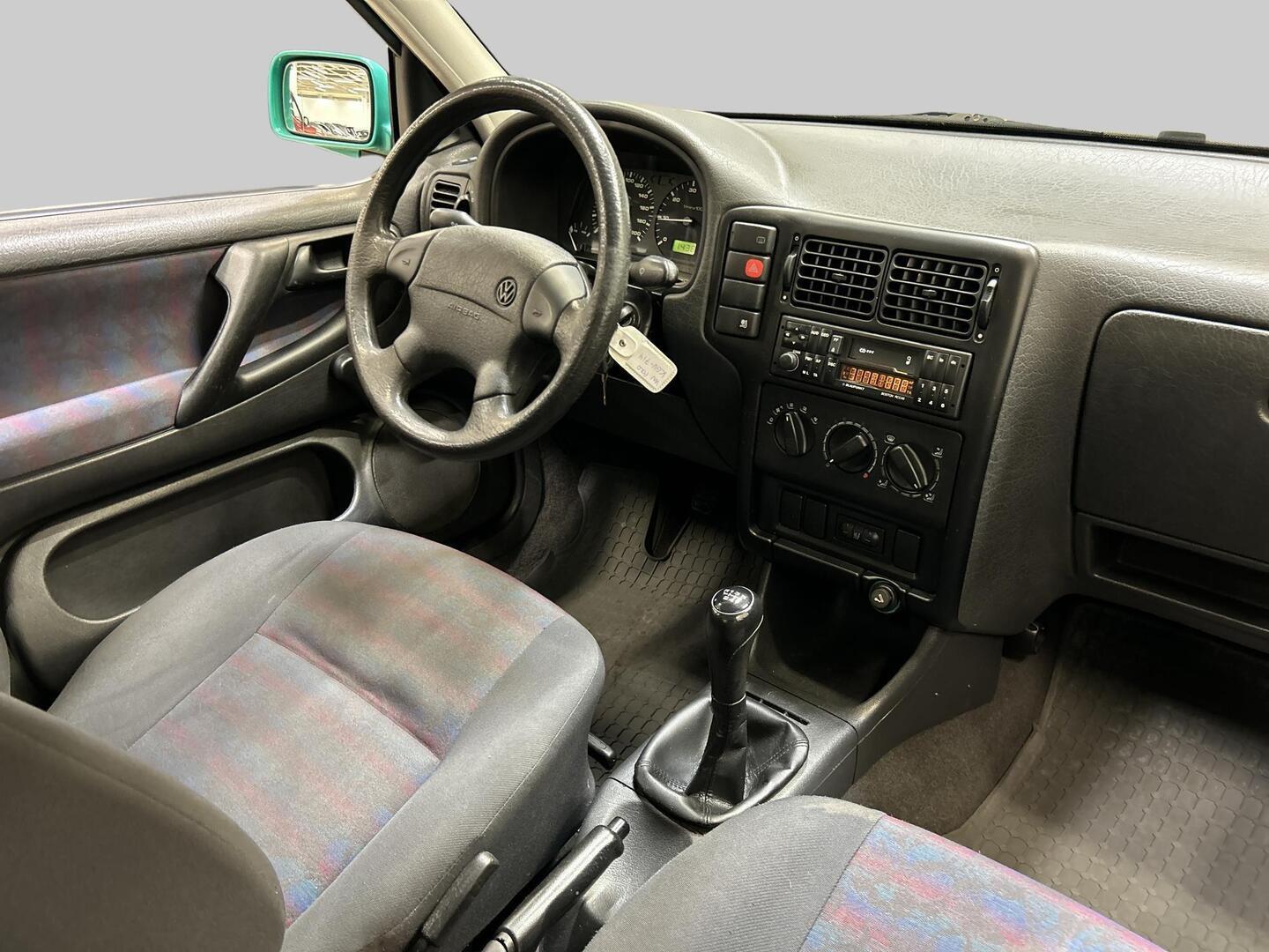 VOLKSWAGEN Polo 1996