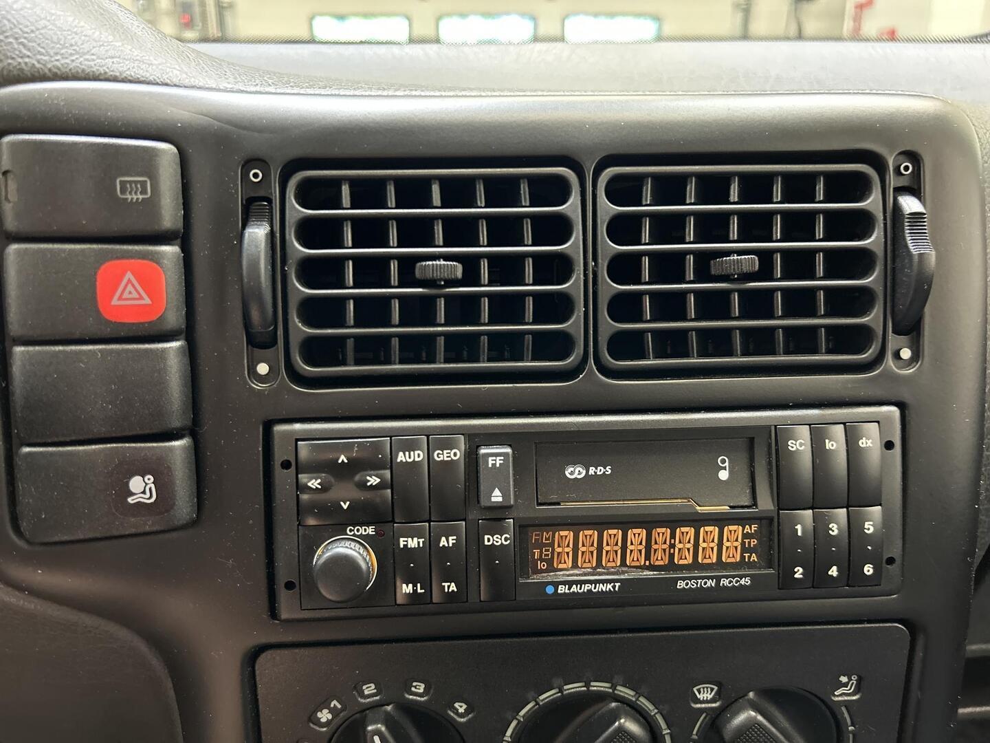VOLKSWAGEN Polo 1996