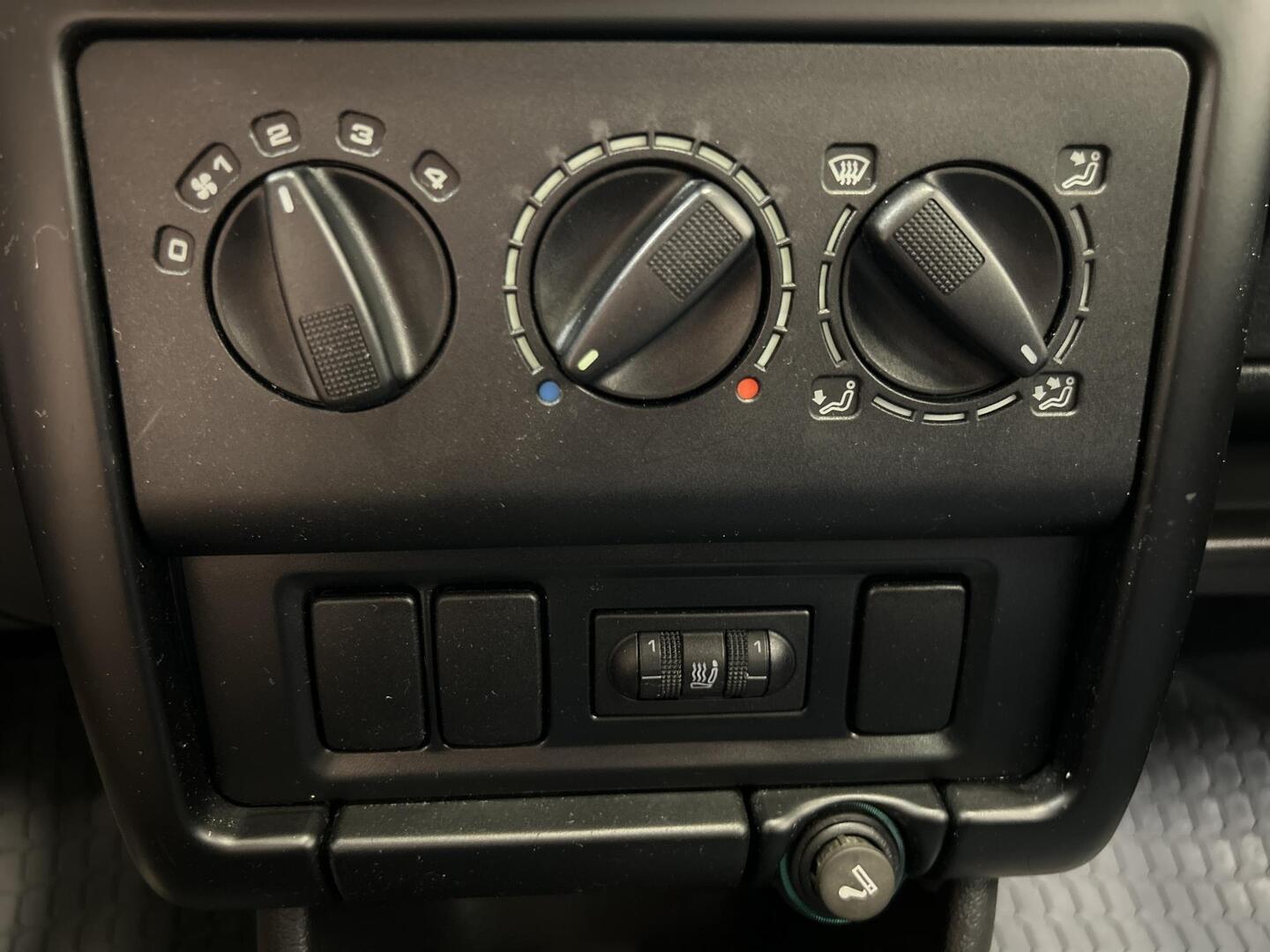 VOLKSWAGEN Polo 1996