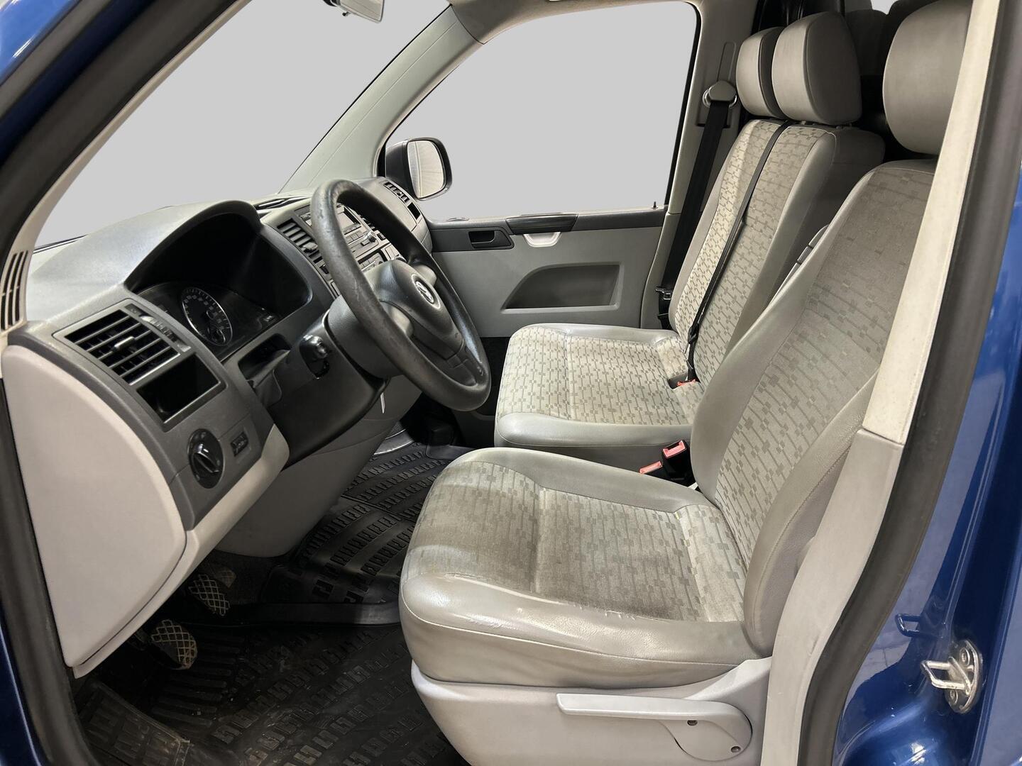 VOLKSWAGEN Transporter 2012