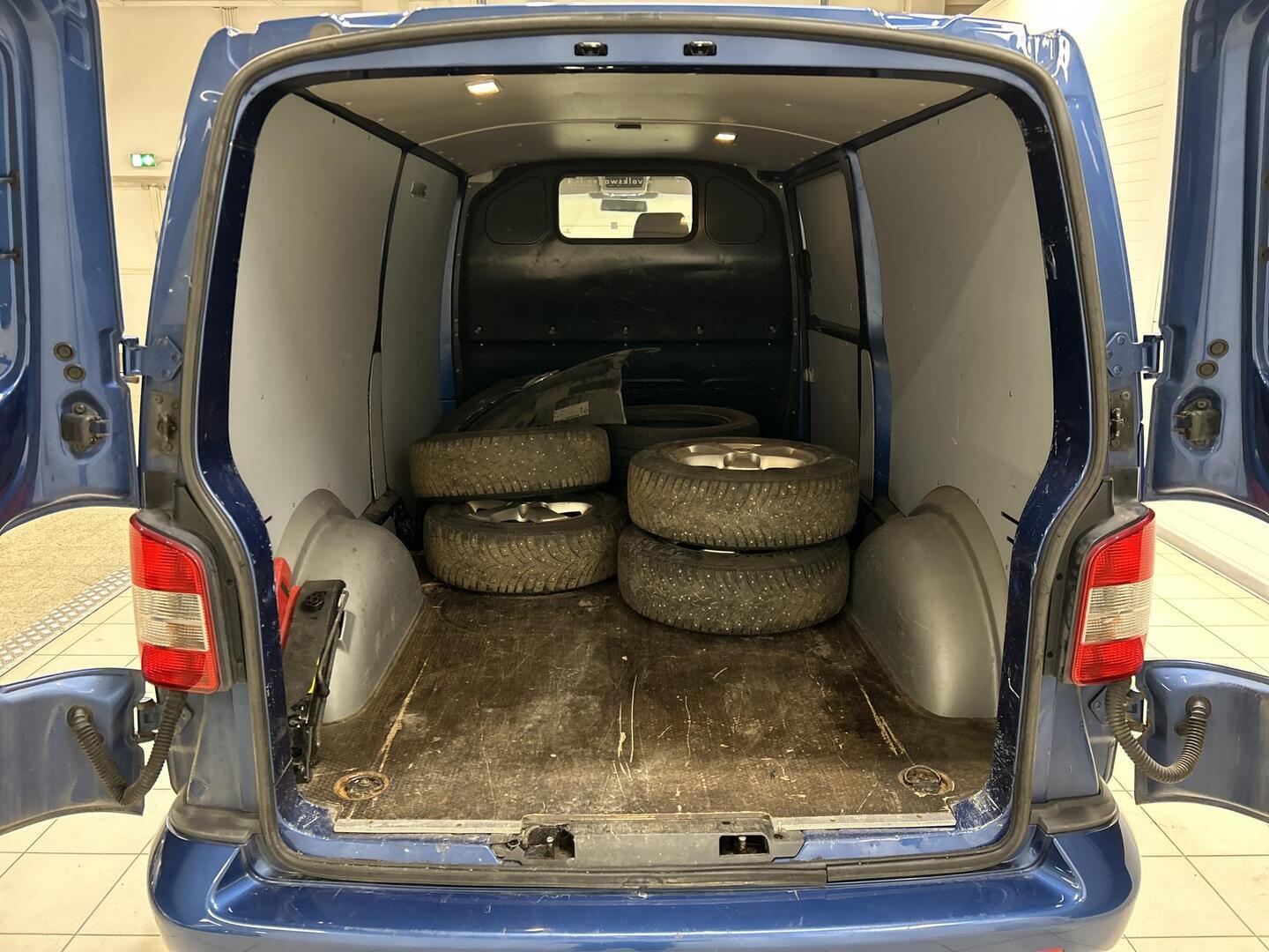 VOLKSWAGEN Transporter 2012