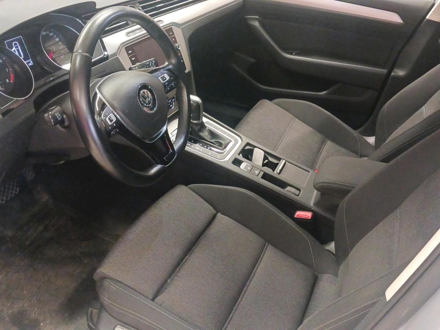 VOLKSWAGEN Passat 2019